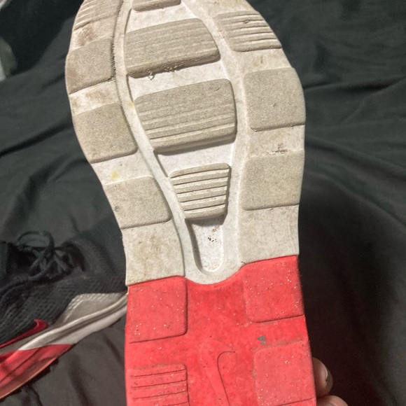 Nike Airmax 270, girls size 5Y - Picture 3 of 5